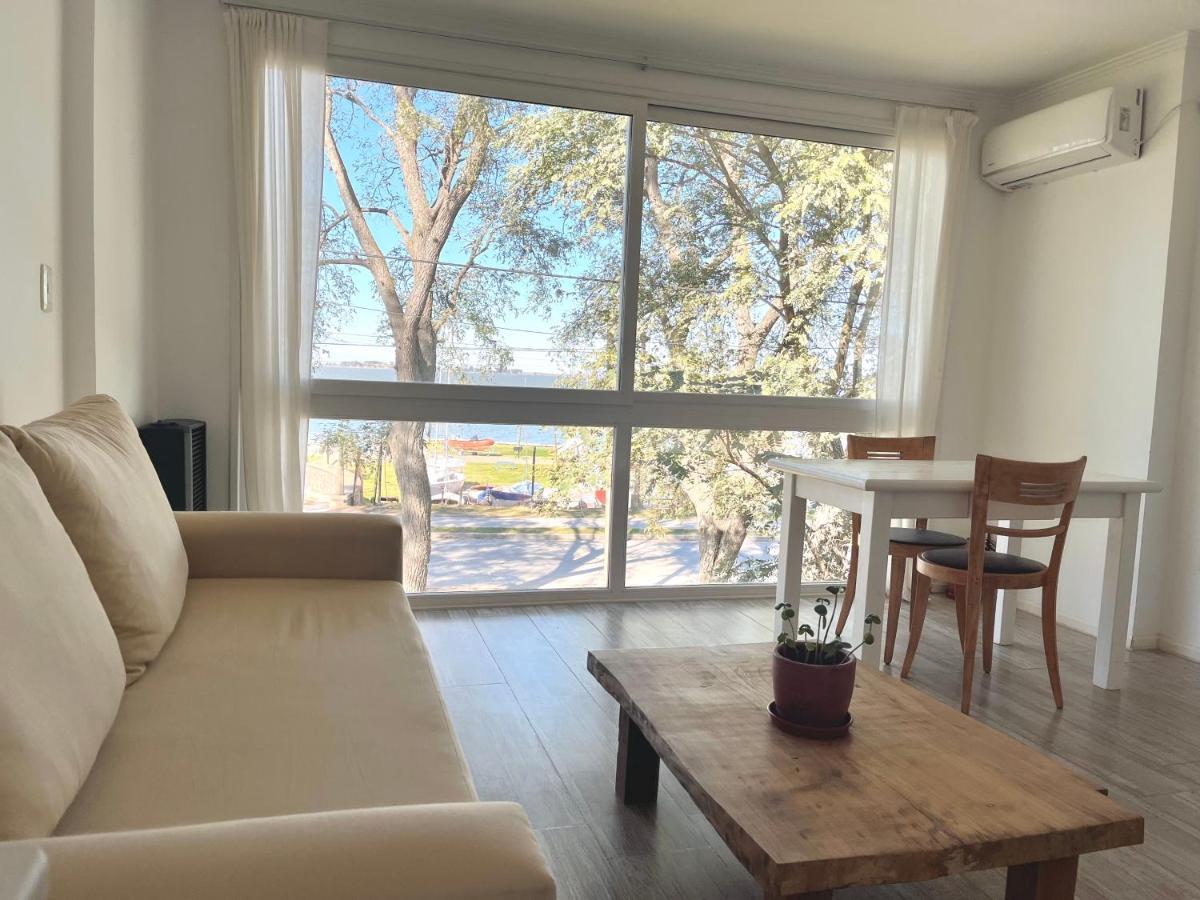 Espectacular Departamento Sobre La Laguna Parejas Chascomus