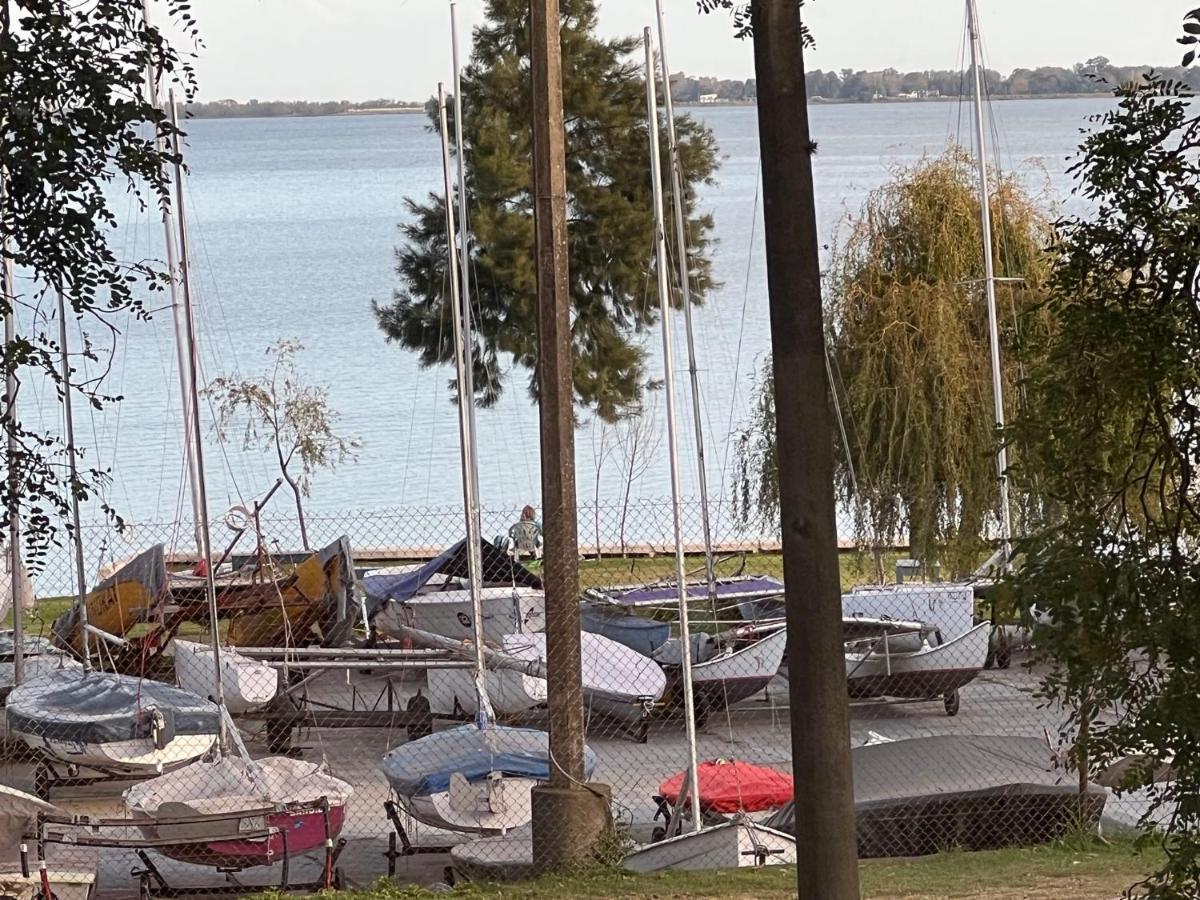 Espectacular Departamento Sobre La Laguna Parejas * Chascomus